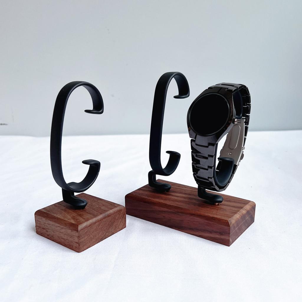 C Shaped Watch Display Stand D - Jewelry And Watches Inc 评论和价格